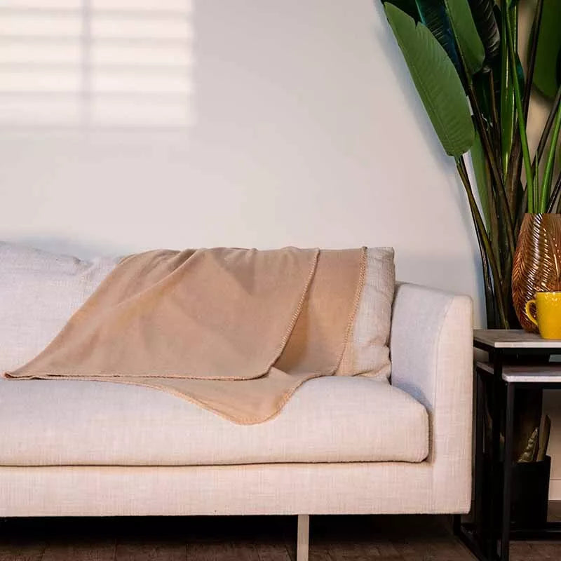 Vilnonė antklodė 170x130 (smėlio spalvos)