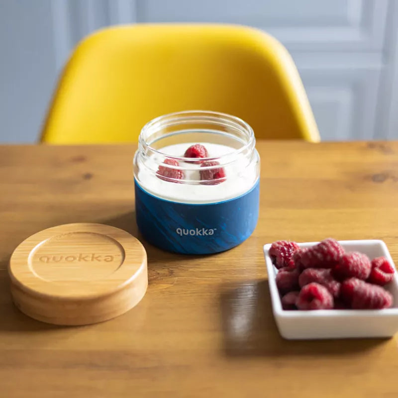 "Quokka Deli Food Jar" - stiklinis maisto indas / pietų dėžutė 500 ml (medžio tekstūra)