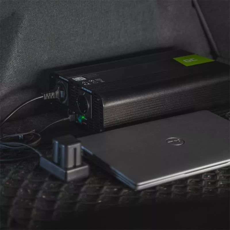 "Green Cell" - Įtampos keitiklis inverteris iš 24V į 230V 1000W / 2000W Modifikuota sinusinė banga