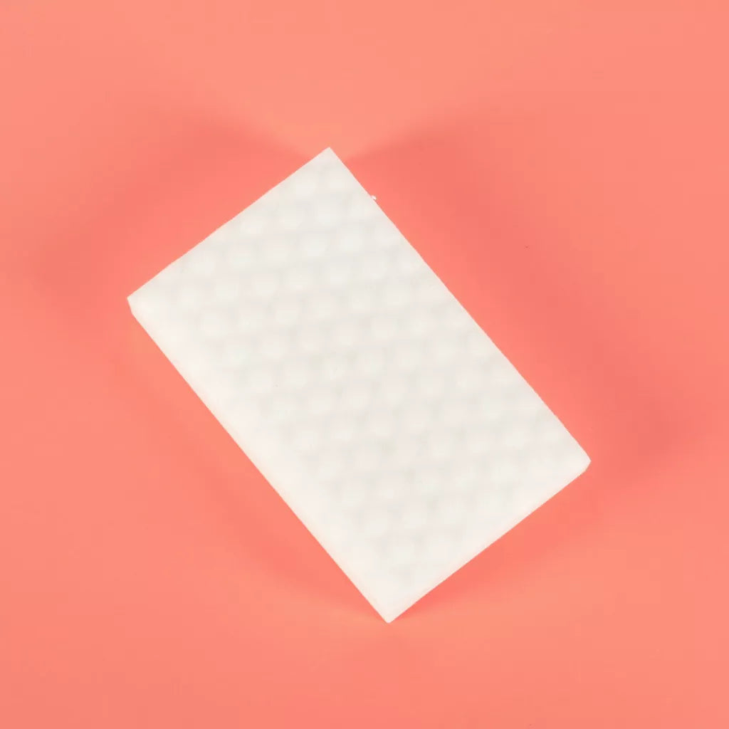 "Magic Melamine" kempinėle pašalinamos sunkios dėmės